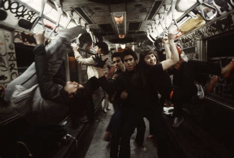 15 Rare Photos Of New Yorks Graffiti Covered Subway In The 1980s Time