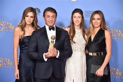 Miss Golden Globes 2017 Sylvester Stallone And His Daughters Arrive On