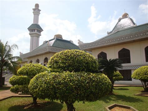 Masjid kampung sungai putat 4 km. KAKI TERUS MELANGKAH KE 2020: masjid Al Azim.. Melaka..