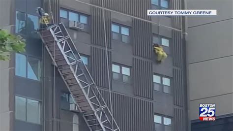 Boston Fire 2 Window Washers Rescued After Scaffolding Collapse