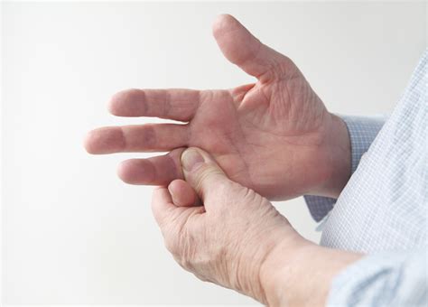 Trigger Finger Cause Symptoms Diagnosis And Treatment
