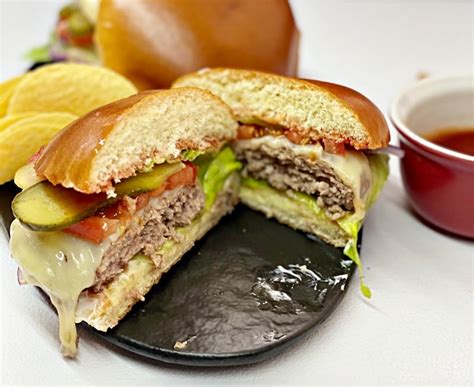 Reserve 1 cup and set aside. Homemade Tasty Hamburger - Delice Recipes