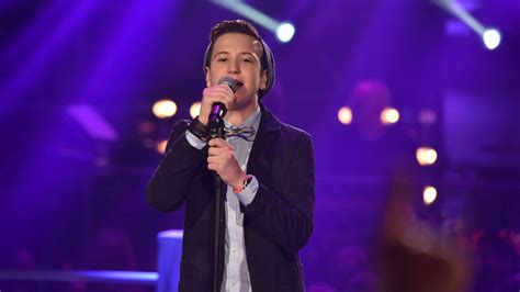 Head this way if you've got what it takes to hit the stage and make our coaches turn! The Voice Kids | Promiflash.de