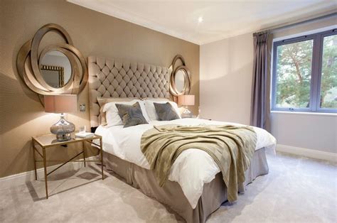 Trends 10 Ways To Go For Gold In 2015 Glamourous Bedroom Glamorous Bedroom Design Gold Bedroom