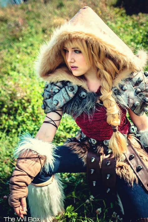 Astrid How To Trian Your Dragon 2 Cosplay Astrid Cosplay Amazing Cosplay Cosplay