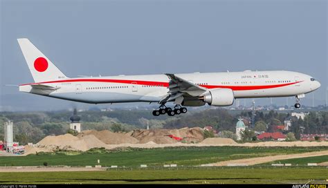 80 1111 Japan Air Self Defence Force Boeing 777 300er At Vienna