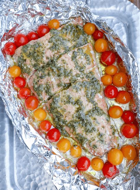 Easy tin foil sausage and veggies. 16 Easy Low Carb Keto Foil Pack Meals You'll Want To Try ...