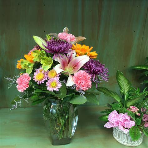 Simply Splendid Bouquet In Carmel Ny Carmel Flower Shop Inc