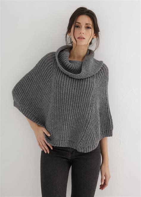 This Poncho Knitting Pattern Is So Easy To Make Through The Stitch