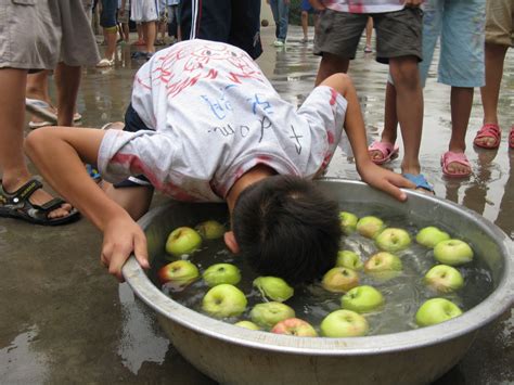 Brooklynns Projects Apple Bobbing Competition