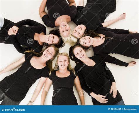 Gruppo Di Giovani Donne Fotografia Stock Immagine Di Adolescente