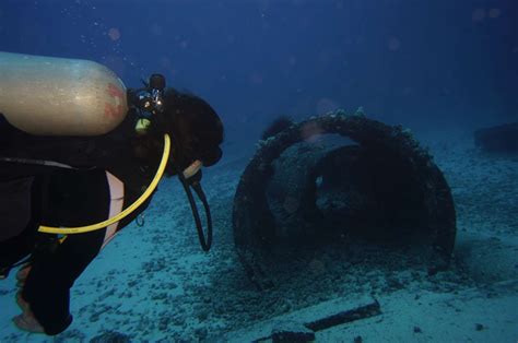 Scuba Diving Oahus Hanauma Bay