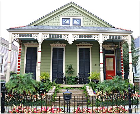 Bywater Historic Home In New Orleans New Orleans Homes Victorian