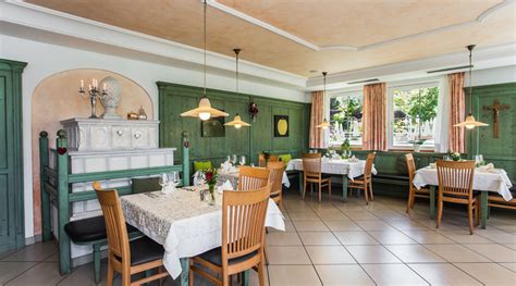 Stöbert in unseren tollen angeboten für kinder, teenager und familien und entdeckt wundervolle reiseziele und leuchtende kinderaugen. Gasthof & Restaurant im Hotel Tenz im Weindorf Montan