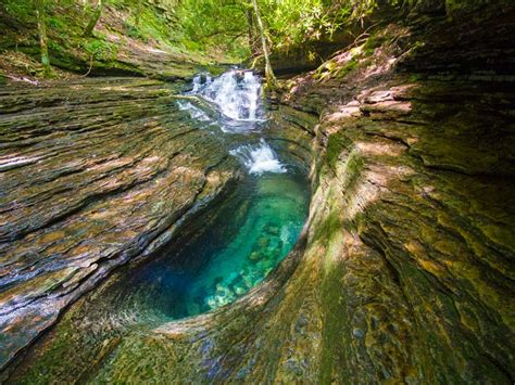 Bathtubs usually have different layers of materials. Devils Bathtub Hike