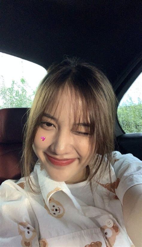 girlfriend goals jin goo cute selfies poses sulli just girl things starlet aesthetic photo