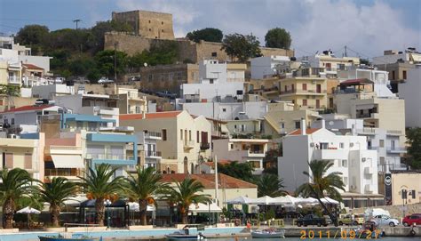 Sitia is a port town and a municipality in lasithi, crete, greece. Hafenpromenade und Festung