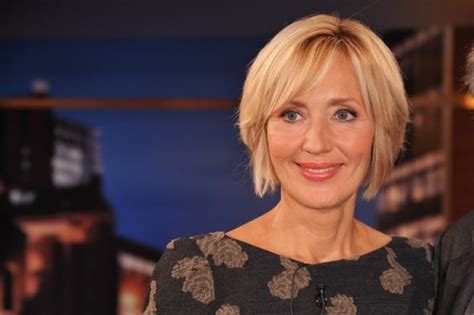 Petra gerster ˈpʰeːtʁaˈgɛᵊstɐ (born 25 january 1955) is a german television presenter and news speaker. Picture of Petra Gerster