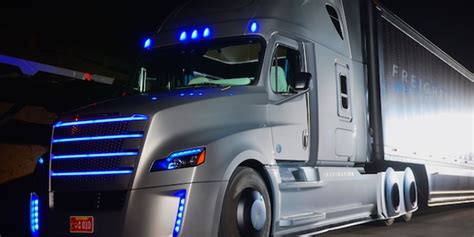 Freightliner Unveils First Autonomous Semi Truck Licensed To Drive