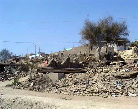 À la rentrée 1989, dorothée propose un nouveau titre, tremblement de terre. File:36 - Tremblement de terre - Août 2007.JPG - Wikimedia Commons