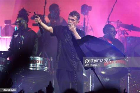 Gorillaz Perform At The O2 Arena London Photos And Premium High Res