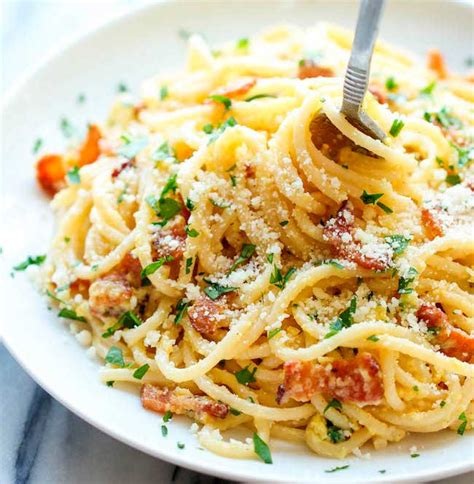 Espaguetis Carbonara Con Nata Y Sin Nata La Receta M S Sencilla