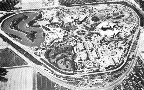 Disneyland 1955 The Enchanted Manor