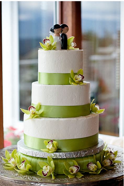 Best fall wedding flower ideas, trends & themes. Very modern wedding cake with tropical flowers.PNG (1 comment)