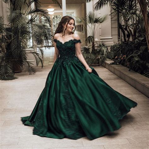 Gorgeous Lace Flower Beaded V Neck Emerald Green Prom Dress Ball Gowns