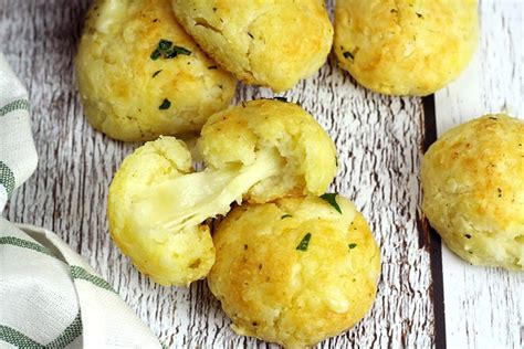 Place heads upright on a piece of aluminum foil. Garlic Bread Cheese Bombs - The Toasty Kitchen