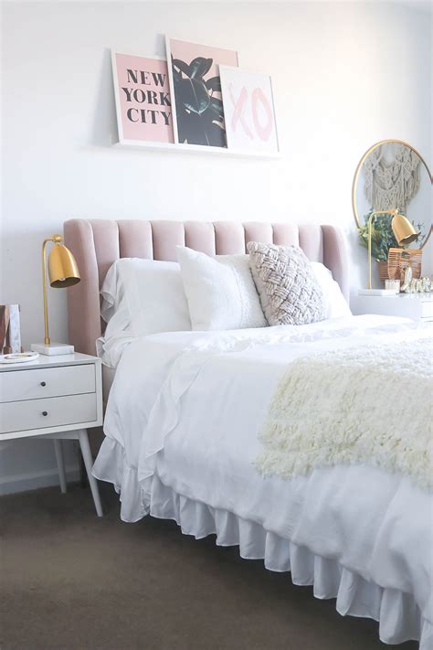 Cheap bedroom furniture from top brands including beds, mattresses, bedsides, dressing tables furniture outlet stores offer many options, designs and colours to match your style of bedroom. Queen Bedroom Furniture | Discount Furniture Outlet | Nice ...