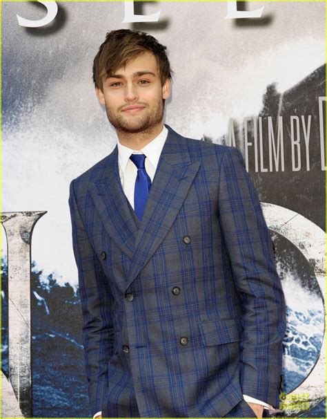 Russell Crowe And Douglas Booth Hope To Save Dublin With Noah Photo