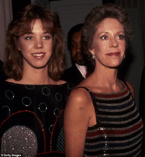 Carol Burnetts Memoir About Late Daughter Carrie Hamilton To Be Made