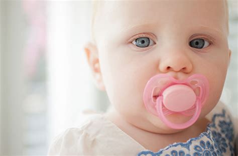 When Should You Give A Baby A Dummy Baby Viewer
