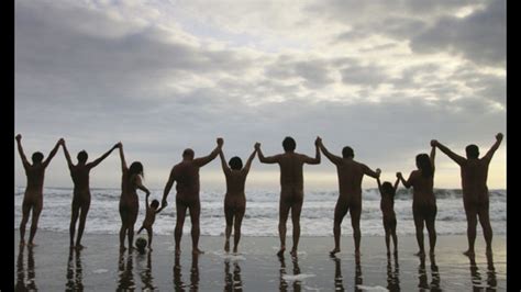 Elogio a la desnudez Puerto Bonito la única playa nudista del país