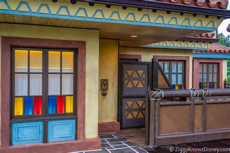 Photos Adventureland Club 33 Entrance Finished In Disneys Magic Kingdom