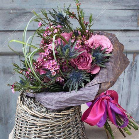 Buy A Bouquet Of Dutch Roses Petals Flower Studio Kiev Ukraine