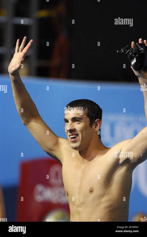 Usas Michael Phelps Wins The Gold Medal On Mens 100 Meters Butterfly