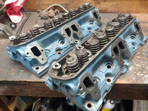 Sold Pair Of La 360 Mopar 4027596 Heads For C Bodies Only Classic