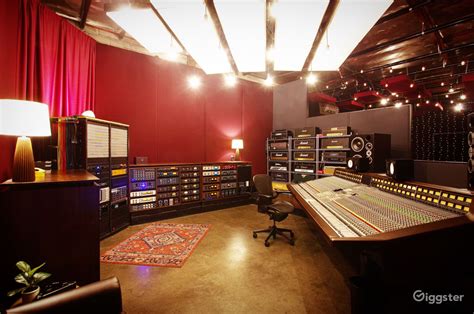 How Much Does It Cost To Rent A Recording Studio For A Day