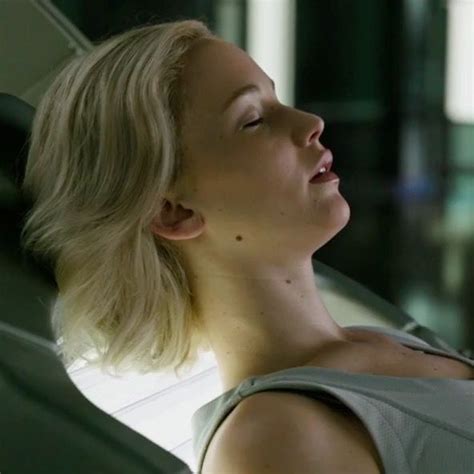 Jennifer Lawrence As Aurora Lane In Passengers 2016 Fotos