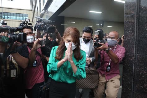 Rugi Belasan Miliar Rupiah Tamara Bleszynski Minta Doa Agar Dapat