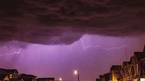 Photographer Captures Lightning During Rainstorm Fox21 News Colorado