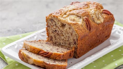 Feb 17, 2021 · shred the bread in a food processor to make large flakes. How To Make Banana Bread - YouTube