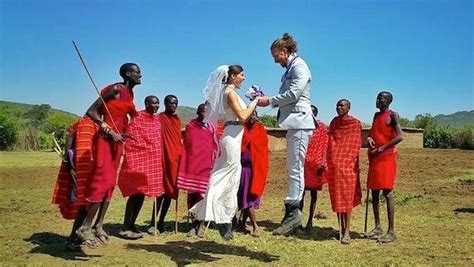 couple gets married in 38 different places around the world in 83 days photos
