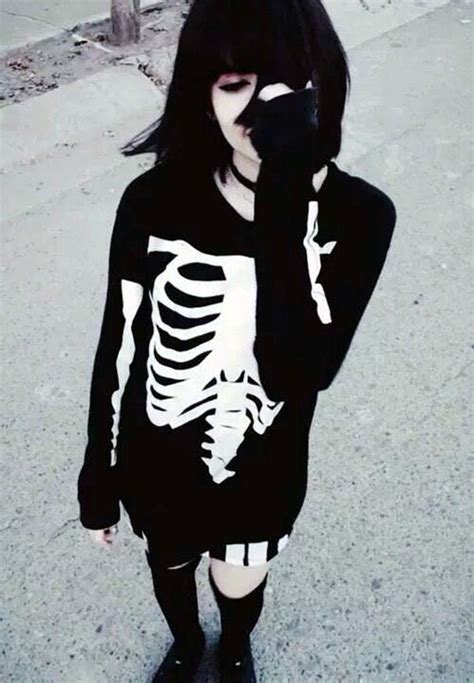 45 Notable Emo Style Outfits And Fashion Ideas