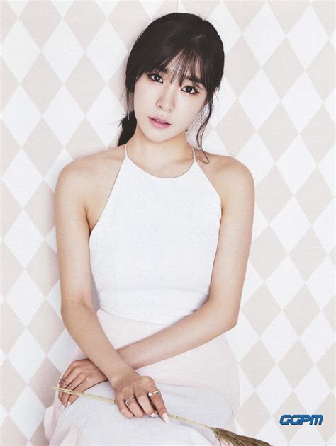 Check Out The Scans From Snsd S 2016 Season S Greetings Calendar