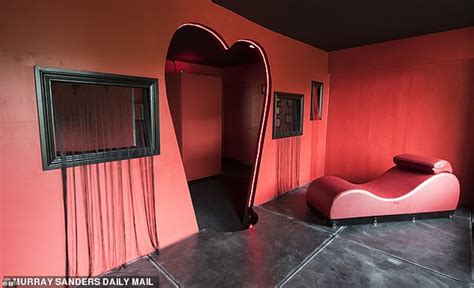 Somerset Swingers Mansion Is For Sale For £2225000 Daily Mail Online