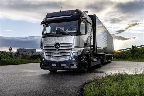 Fuel Cell Mercedes Benz Genh Truck Passes Challenging Tests With