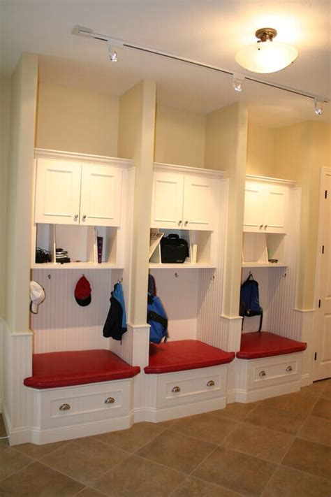 Available in nine fun colors to match any decor, and our home team lockers come in different color combinations to match their team or club. 45+ Superb Mudroom & Entryway Design Ideas with Benches ...